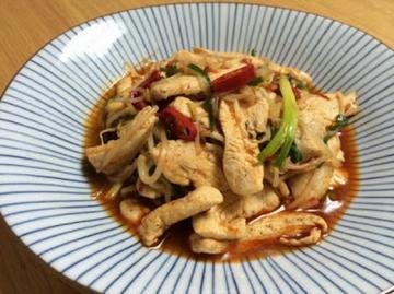 辣炒豆芽鸡胸肉成品图