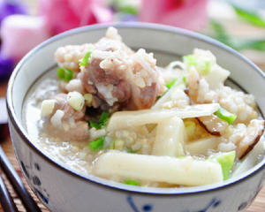 鲜笋香菇排骨养生粥