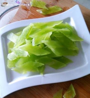 莴笋怎么切成菱形？莴笋切...