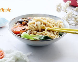 素食香菇汤面条简单易学