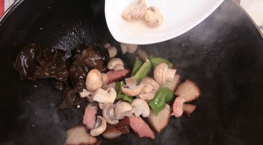 口菇烩腊肉7