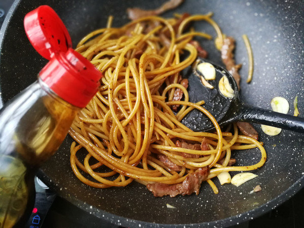 青椒牛柳意大利面的做法技巧和步骤6