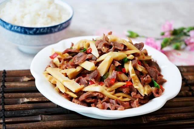 健胃鸡胗做【泡椒春笋炒鸡...