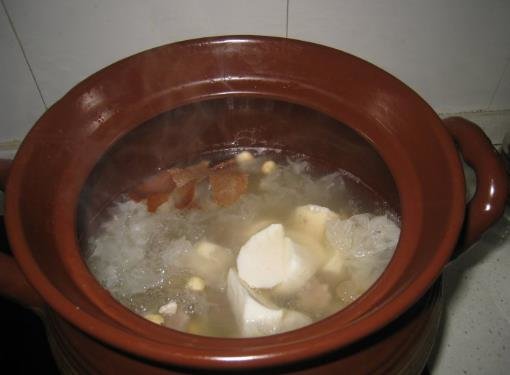 淮山雪耳瘦肉汤
