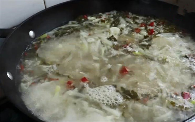 好吃又养胃的【酸菜面】，酸香味美5