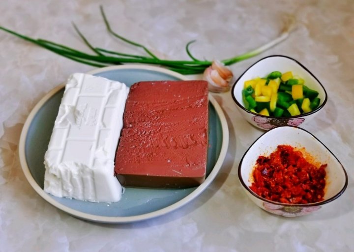 吃【香辣鸭血烩豆腐】补血补铁3