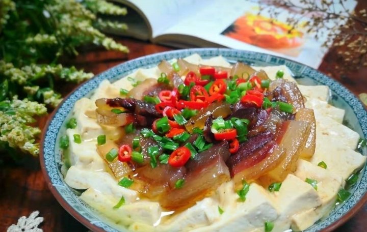 滋补又抗寒：豆腐蒸腊肉1