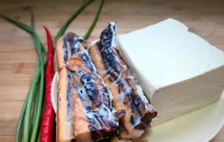 滋补又抗寒：豆腐蒸腊肉4