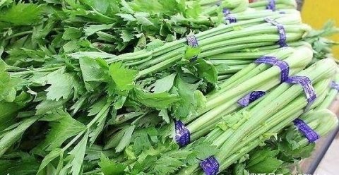 补气防衰可以吃【芹菜炒鸡蛋】1