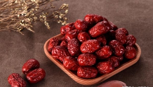 红枣搭配黄芪、桂圆，补血效果翻3倍2