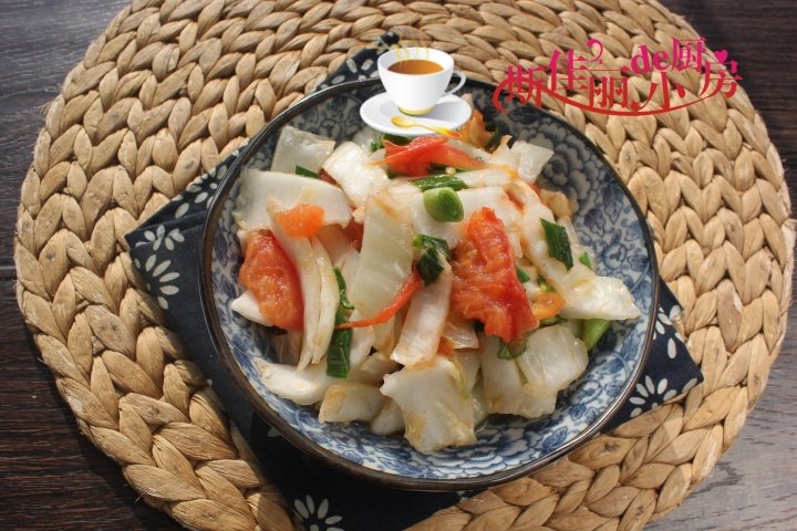 入冬后多吃【番茄炒大白菜梗】，润燥美肤又便宜鲜美3