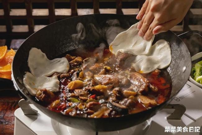 冬天做饭贼省心的肉菜主食【家庭聚餐版地锅鸡】34