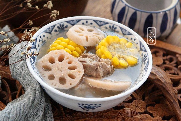 天冷全家人喝【玉米莲藕汤...