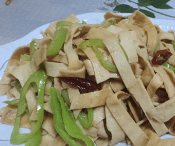 【青椒炒豆腐皮】每天一盘，补血嫩肤、纤体瘦身2