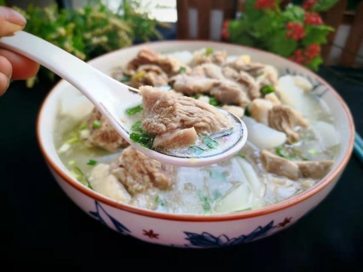 冬至来上一锅【萝卜炖羊排】肉嫩汤鲜，温补御寒2