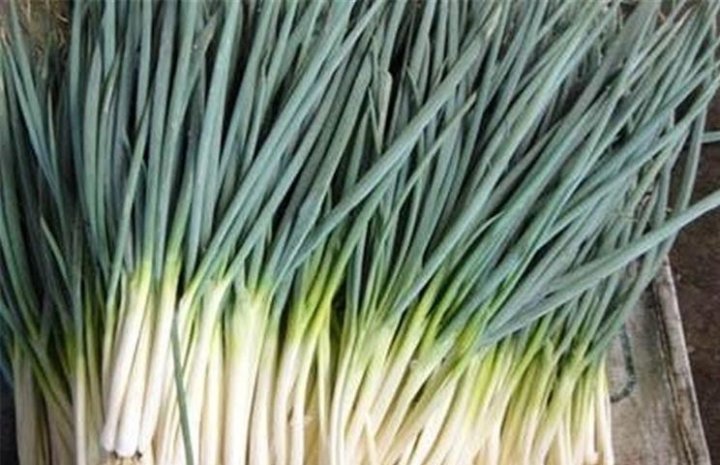常吃这3类食物【大葱、杨桃、白菜】养胃生津、除烦解渴、利尿通便1