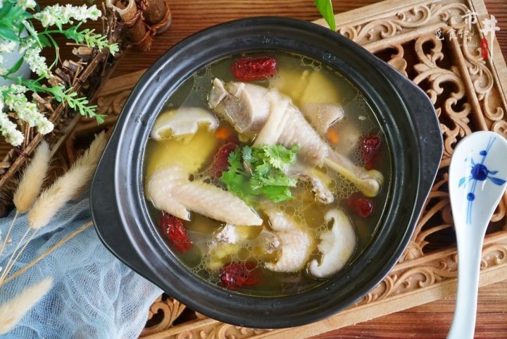 冬至后来上一碗【红枣香鸡汤】面色红润过寒冬1