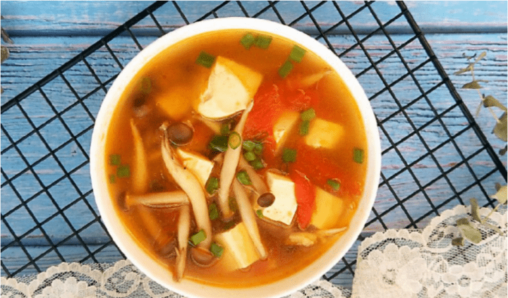 天冷了多给家人喝【番茄蟹味菇豆腐汤】暖胃又养胃8