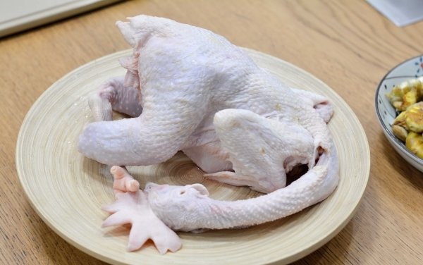 北方冬天来一锅【老母鸡炖栗子】肉烂汤浓味香7