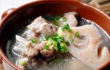 莲藕骨头汤怎么炖好喝又营养滋补？4