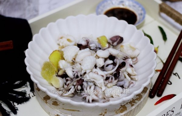 墨鱼怎么做好吃又简单-白灼墨鱼的做法1