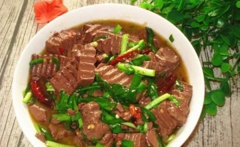 为大家介绍猪血的功效与作用2