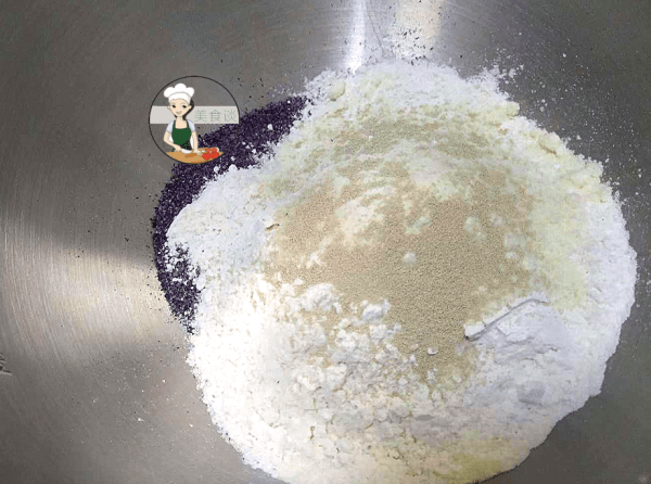 黑米馒头的做法-黑米馒头的功效与作用6