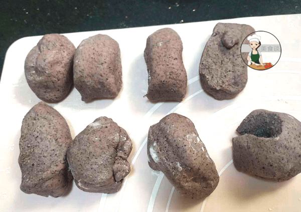 黑米馒头的做法-黑米馒头的功效与作用9