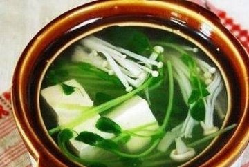 豌豆苗豆腐汤怎么做好吃-豌豆苗豆腐汤的做法1
