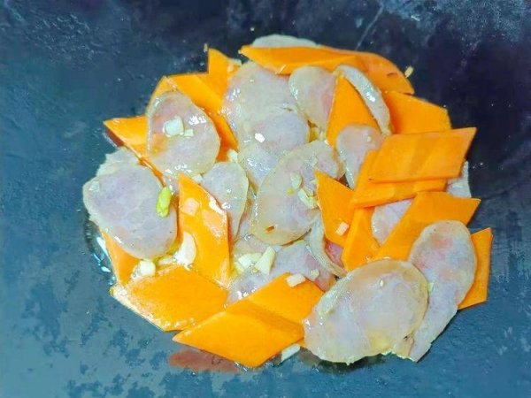 荷兰豆怎么做好吃-腊肠炒荷兰豆的做法12