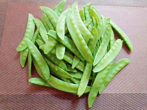 荷兰豆怎么做好吃-腊肠炒荷兰豆的做法6