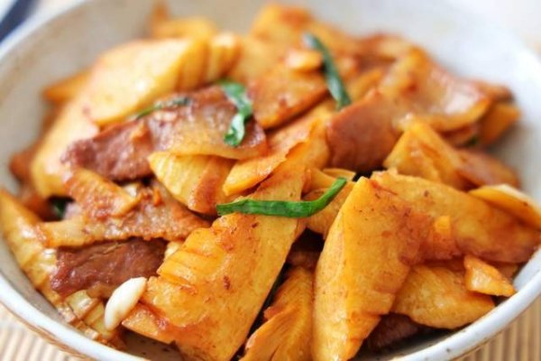 五花肉炒春笋怎么做-五花...