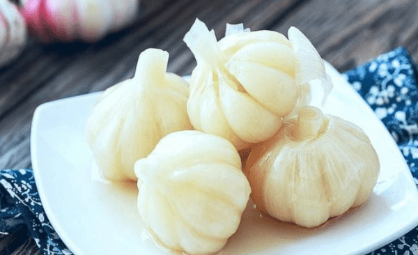 泡糖蒜怎么做-泡糖蒜的做法窍门3