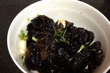 凉拌木耳怎么做好吃-凉拌木耳的做法1
