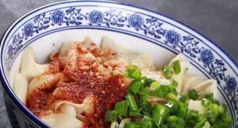油泼面的面条怎么做的-油泼面的家常做法1