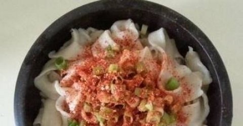 油泼面的面条怎么做的-油泼面的家常做法6