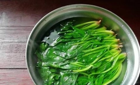 保护视力吃什么-菠菜炒鸡蛋的做法5