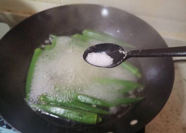 秋葵怎么做不苦涩-秋葵的做法5