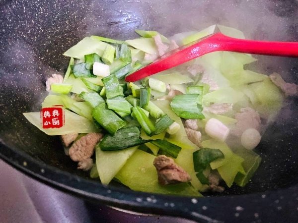 肉片炒莴笋怎么做-肉片炒莴笋的家常做法3