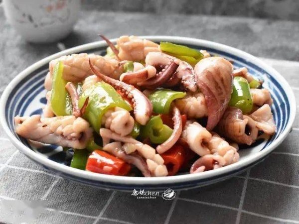 青椒炒鱿鱼怎么做好吃-青...