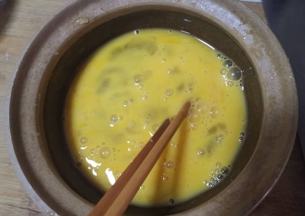 苦瓜怎么做营养价值最高-苦瓜炒蛋的做法步骤5