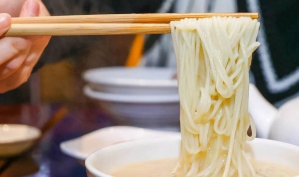 刀鱼为什么那么贵-刀鱼馄饨馅做法7
