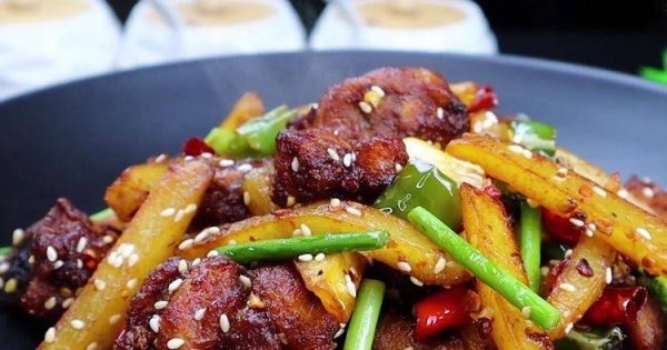 炒干锅鸡要哪些配料-干锅鸡用什么酱炒好吃6