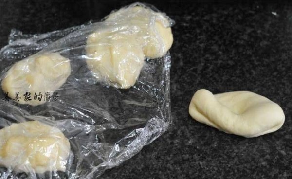 炸鸡汉堡怎么做-自制炸鸡汉堡的做法6
