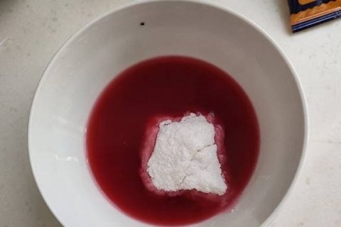 冰粉怎么做好吃-杨梅冰粉的做法3