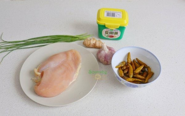 健身吃什么肉最好-泡椒炒鸡胸肉的做法窍门4