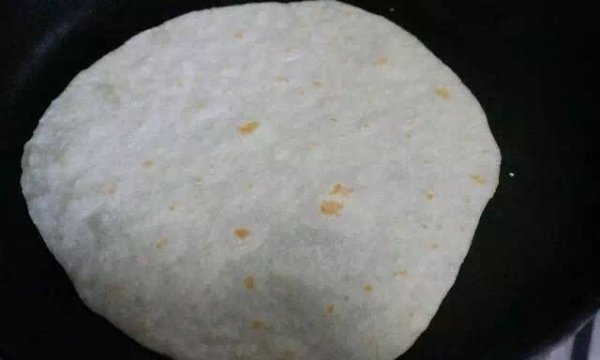 北京人吃春饼有什么讲究-老北京春饼的做法3